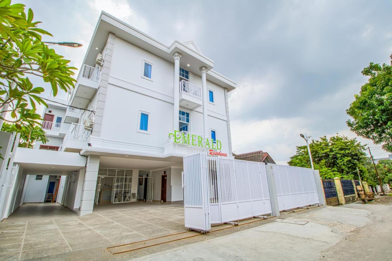 Emerald Residence Μεντάν Εξωτερικό φωτογραφία